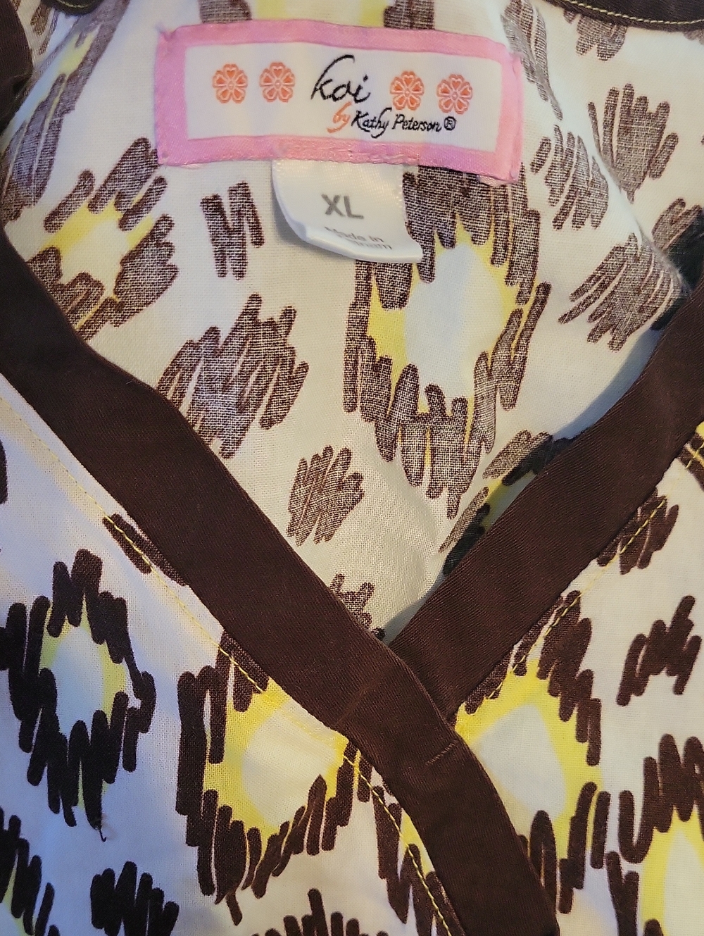 Koi by Kathy Peterson XL Floral Print Scrub Top - Yellow & Brown With PANTS